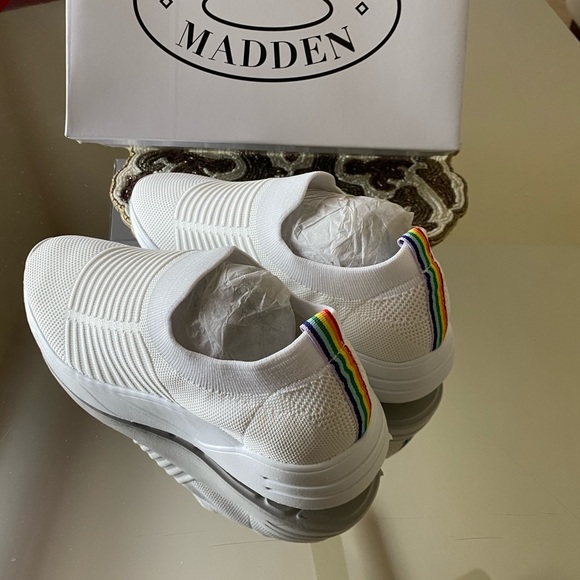 Beautiful - Picture 2 of 2